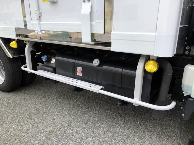 エルフトラック 中温冷凍車 -5℃設定 東プレ製 スタンバイ機能付 左右スライドドア リヤ3枚観音式扉 標準幅 11尺ミドル 全低床 2t積載 AT車(37枚目)