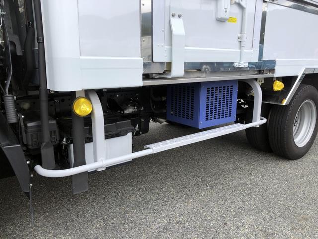 エルフトラック 中温冷凍車 -5℃設定 東プレ製 スタンバイ機能付 左右スライドドア リヤ3枚観音式扉 標準幅 11尺ミドル 全低床 2t積載 AT車(39枚目)