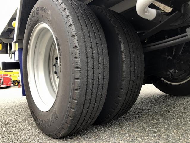 エルフトラック 中温冷凍車 -5℃設定 東プレ製 スタンバイ機能付 左右スライドドア リヤ3枚観音式扉 標準幅 11尺ミドル 全低床 2t積載 AT車(64枚目)