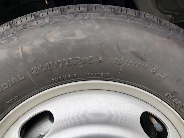 エルフトラック 中温冷凍車 -5℃設定 東プレ製 スタンバイ機能付 左右スライドドア リヤ3枚観音式扉 標準幅 11尺ミドル 全低床 2t積載 AT車(67枚目)