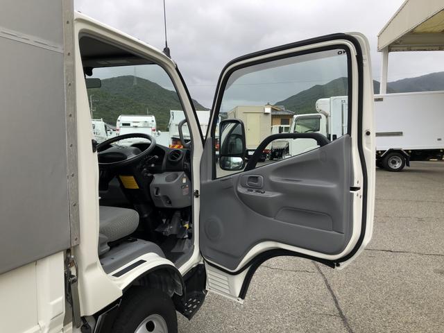 デュトロ 幌ウイング ワンタッチ幌 3トン積載 萩原ボデー製 標準幅 10尺 全低床 木製あおり3方開 床板張り アドブルー不要 136馬力(61枚目)