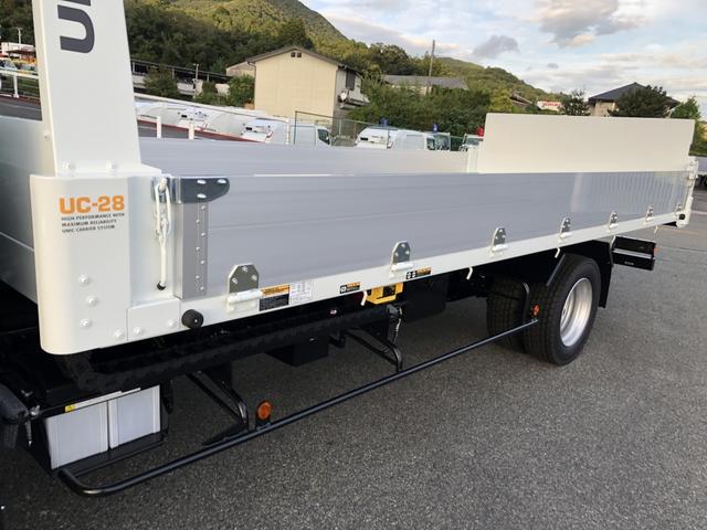 キャンター 一般型積載車 3850kg積載 ユニックキャリア 一般型 セーフティローダー ウインチ付 ワイド ボディ長5.1m 床縞鋼板張り 手動式リヤゲート(4枚目)