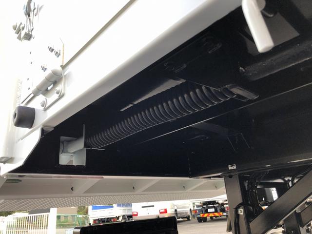 キャンター 一般型積載車 3850kg積載 ユニックキャリア 一般型 セーフティローダー ウインチ付 ワイド ボディ長5.1m 床縞鋼板張り 手動式リヤゲート(33枚目)