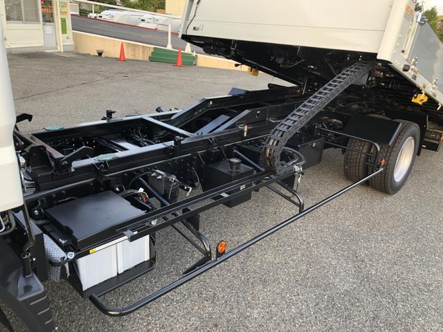 キャンター 一般型積載車 3850kg積載 ユニックキャリア 一般型 セーフティローダー ウインチ付 ワイド ボディ長5.1m 床縞鋼板張り 手動式リヤゲート(40枚目)