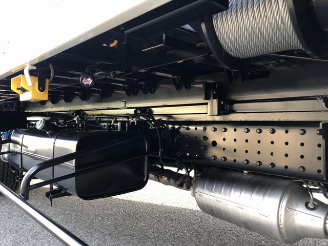 キャンター 一般型積載車 3850kg積載 ユニックキャリア 一般型 セーフティローダー ウインチ付 ワイド ボディ長5.1m 床縞鋼板張り 手動式リヤゲート(49枚目)
