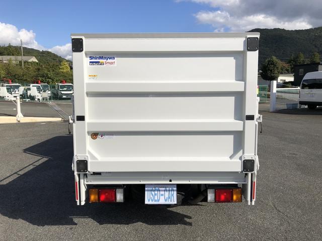 アトラストラック Wキャブ 平ボディ 新明和垂直パワーゲート付 6人乗り 1550kg積載 標準幅 10尺 低床 4ナンバー 5速MT 脱着式幌付(9枚目)