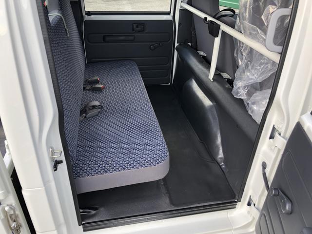 アトラストラック Wキャブ 平ボディ 新明和垂直パワーゲート付 6人乗り 1550kg積載 標準幅 10尺 低床 4ナンバー 5速MT 脱着式幌付(12枚目)