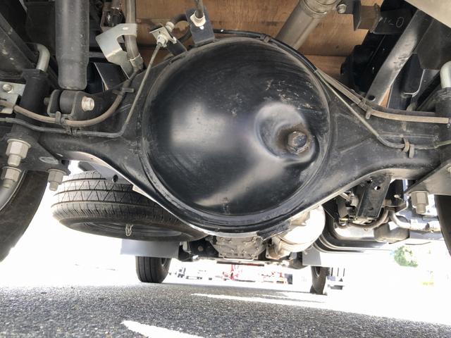 アトラストラック Wキャブ 平ボディ 新明和垂直パワーゲート付 6人乗り 1550kg積載 標準幅 10尺 低床 4ナンバー 5速MT 脱着式幌付(13枚目)