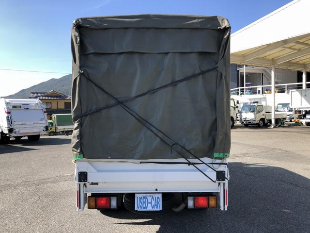 アトラストラック Wキャブ 平ボディ 新明和垂直パワーゲート付 6人乗り 1550kg積載 標準幅 10尺 低床 4ナンバー 5速MT 脱着式幌付(16枚目)