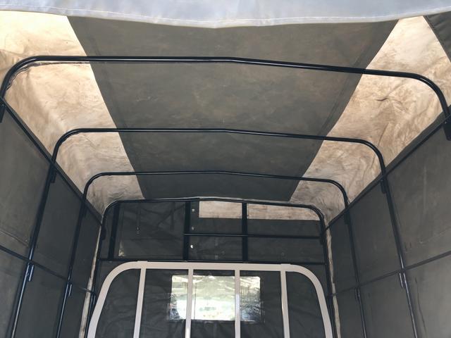 アトラストラック Wキャブ 平ボディ 新明和垂直パワーゲート付 6人乗り 1550kg積載 標準幅 10尺 低床 4ナンバー 5速MT 脱着式幌付(20枚目)