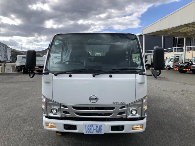 アトラストラック Wキャブ 平ボディ 新明和垂直パワーゲート付 6人乗り 1550kg積載 標準幅 10尺 低床 4ナンバー 5速MT 脱着式幌付(36枚目)