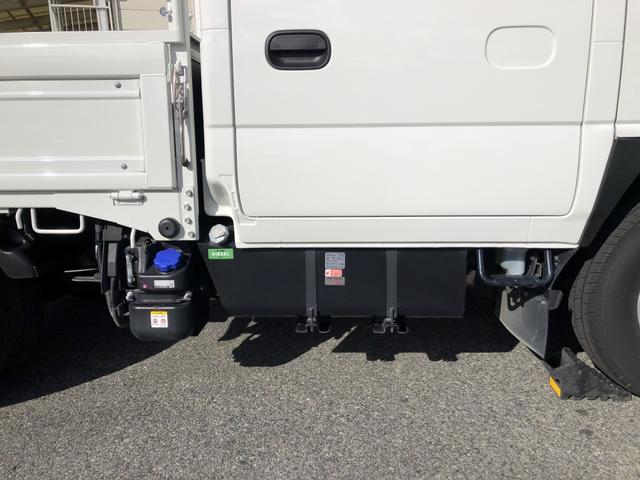 アトラストラック Wキャブ 平ボディ 新明和垂直パワーゲート付 6人乗り 1550kg積載 標準幅 10尺 低床 4ナンバー 5速MT 脱着式幌付(38枚目)