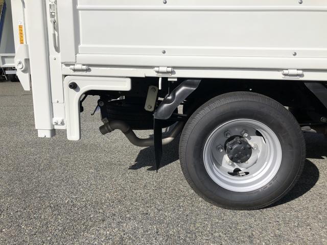 アトラストラック Wキャブ 平ボディ 新明和垂直パワーゲート付 6人乗り 1550kg積載 標準幅 10尺 低床 4ナンバー 5速MT 脱着式幌付(39枚目)