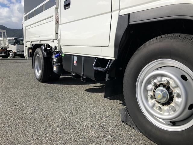 アトラストラック Wキャブ 平ボディ 新明和垂直パワーゲート付 6人乗り 1550kg積載 標準幅 10尺 低床 4ナンバー 5速MT 脱着式幌付(42枚目)