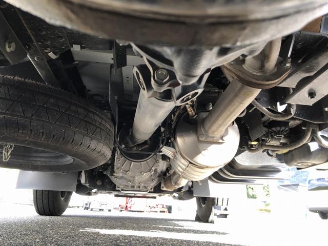 アトラストラック Wキャブ 平ボディ 新明和垂直パワーゲート付 6人乗り 1550kg積載 標準幅 10尺 低床 4ナンバー 5速MT 脱着式幌付(46枚目)