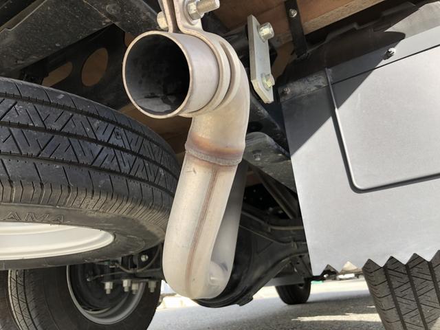 アトラストラック Wキャブ 平ボディ 新明和垂直パワーゲート付 6人乗り 1550kg積載 標準幅 10尺 低床 4ナンバー 5速MT 脱着式幌付(47枚目)