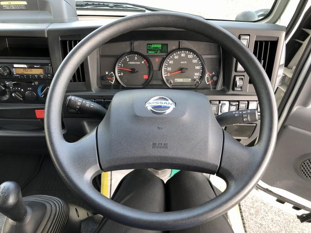 アトラストラック Wキャブ 平ボディ 新明和垂直パワーゲート付 6人乗り 1550kg積載 標準幅 10尺 低床 4ナンバー 5速MT 脱着式幌付(49枚目)