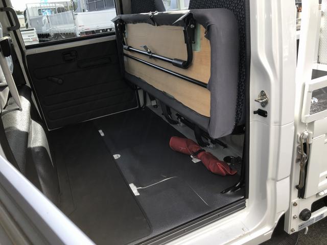 アトラストラック Wキャブ 平ボディ 新明和垂直パワーゲート付 6人乗り 1550kg積載 標準幅 10尺 低床 4ナンバー 5速MT 脱着式幌付(55枚目)