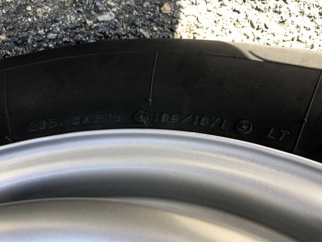 アトラストラック Wキャブ 平ボディ 新明和垂直パワーゲート付 6人乗り 1550kg積載 標準幅 10尺 低床 4ナンバー 5速MT 脱着式幌付(70枚目)