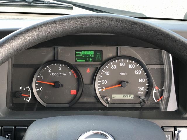 アトラストラック Wキャブ 平ボディ 新明和垂直パワーゲート付 6人乗り 1550kg積載 標準幅 10尺 低床 4ナンバー 5速MT 脱着式幌付(76枚目)