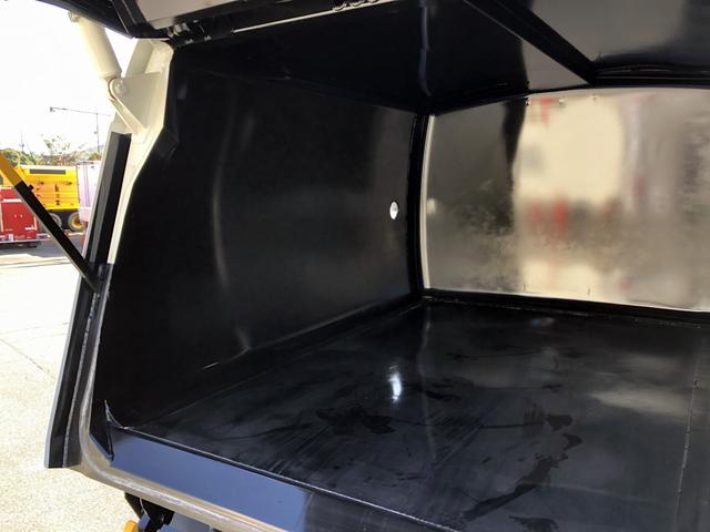 デュトロ 回転ダンプ式パッカー車 4.7m3 極東開発工業製 2トン積載 連続積込 汚水タンク付 標準幅 10尺規格 6速MT アドブルー不要 150馬力(20枚目)