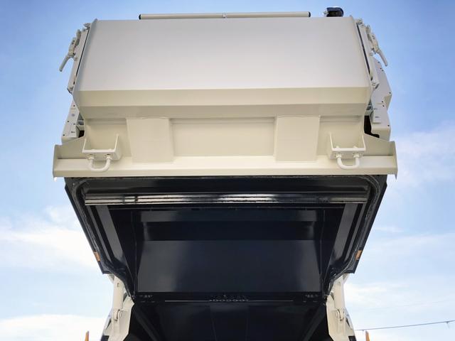 デュトロ 回転ダンプ式パッカー車 4.7m3 極東開発工業製 2トン積載 連続積込 汚水タンク付 標準幅 10尺規格 6速MT アドブルー不要 150馬力(25枚目)