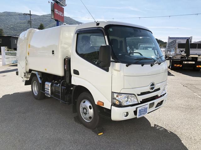 デュトロ 回転ダンプ式パッカー車 4.7m3 極東開発工業製 2トン積載 連続積込 汚水タンク付 標準幅 10尺規格 6速MT アドブルー不要 150馬力(49枚目)