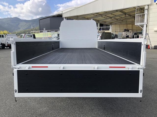 タイタントラック 平ボディ 3t積載 エルフOEM 標準幅 ロング 高床 木製あおり3方開 ボディ長4.3 床板張り あおり開閉補助装置 6速MT(8枚目)