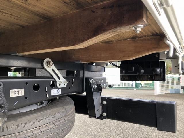 タイタントラック 平ボディ 3t積載 エルフOEM 標準幅 ロング 高床 木製あおり3方開 ボディ長4.3 床板張り あおり開閉補助装置 6速MT(37枚目)