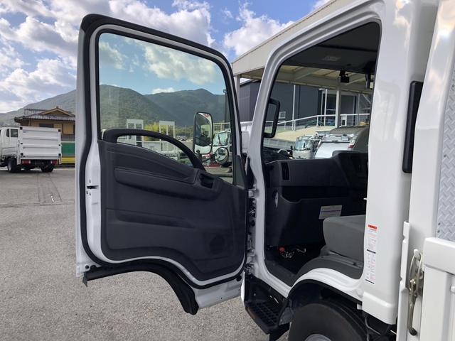 タイタントラック 平ボディ 3t積載 エルフOEM 標準幅 ロング 高床 木製あおり3方開 ボディ長4.3 床板張り あおり開閉補助装置 6速MT(64枚目)