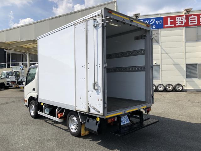 ダイナトラック パネルバン 保冷仕様 フルタイム4WD 950kg積載 須河車体 標準幅 10尺 全低床 リヤ4枚観音式扉 床板張り ラッシング2段(2枚目)