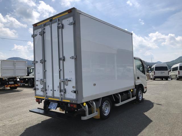 ダイナトラック パネルバン 保冷仕様 フルタイム4WD 950kg積載 須河車体 標準幅 10尺 全低床 リヤ4枚観音式扉 床板張り ラッシング2段(4枚目)