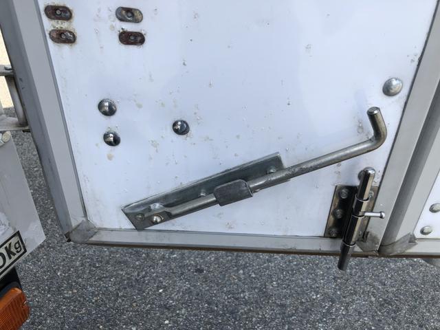 ダイナトラック パネルバン 保冷仕様 フルタイム4WD 950kg積載 須河車体 標準幅 10尺 全低床 リヤ4枚観音式扉 床板張り ラッシング2段(29枚目)