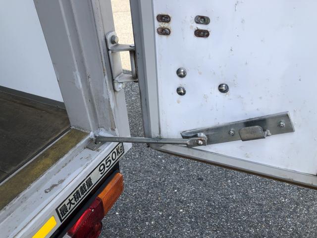 ダイナトラック パネルバン 保冷仕様 フルタイム4WD 950kg積載 須河車体 標準幅 10尺 全低床 リヤ4枚観音式扉 床板張り ラッシング2段(31枚目)