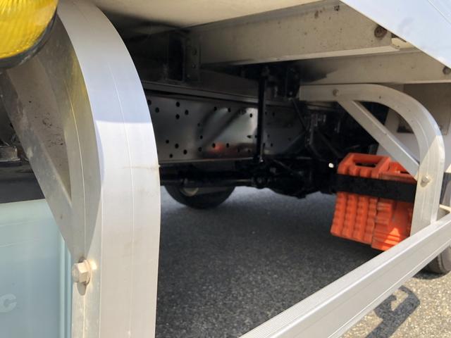 ダイナトラック パネルバン 保冷仕様 フルタイム4WD 950kg積載 須河車体 標準幅 10尺 全低床 リヤ4枚観音式扉 床板張り ラッシング2段(44枚目)