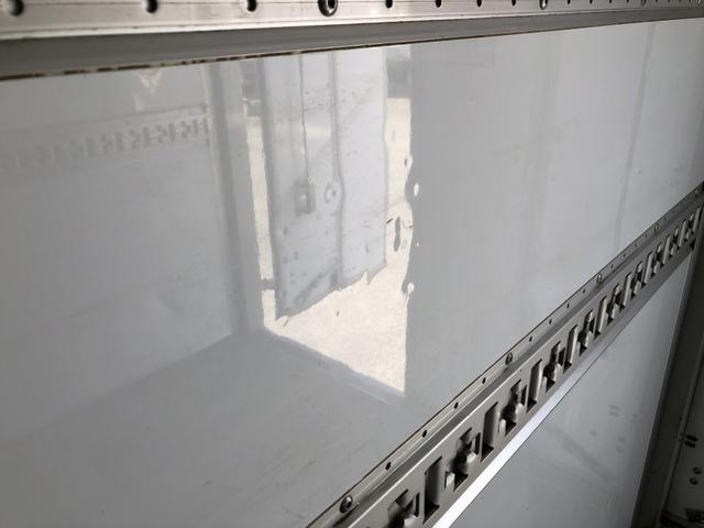 ダイナトラック パネルバン 保冷仕様 フルタイム4WD 950kg積載 須河車体 標準幅 10尺 全低床 リヤ4枚観音式扉 床板張り ラッシング2段(74枚目)