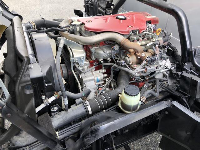 デュトロ 　移動電源車　明電舎イソノボデー製　三相３線　低電圧　２００ｋＶＡ　５５０Ａ　コマツ製ディーゼル発電機　ワイド　ロング　アドブルー不要（10枚目）