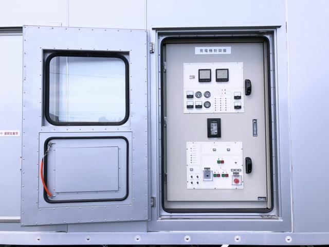デュトロ 　移動電源車　明電舎イソノボデー製　三相３線　低電圧　２００ｋＶＡ　５５０Ａ　コマツ製ディーゼル発電機　ワイド　ロング　アドブルー不要（20枚目）