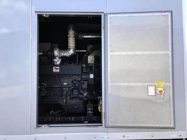 デュトロ 　移動電源車　明電舎イソノボデー製　三相３線　低電圧　２００ｋＶＡ　５５０Ａ　コマツ製ディーゼル発電機　ワイド　ロング　アドブルー不要（29枚目）