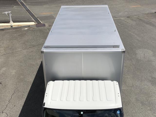 デュトロ 　移動電源車　明電舎イソノボデー製　三相３線　低電圧　２００ｋＶＡ　５５０Ａ　コマツ製ディーゼル発電機　ワイド　ロング　アドブルー不要（38枚目）