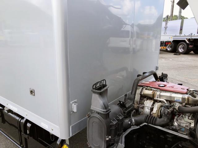 デュトロ 　移動電源車　明電舎イソノボデー製　三相３線　低電圧　２００ｋＶＡ　５５０Ａ　コマツ製ディーゼル発電機　ワイド　ロング　アドブルー不要（41枚目）