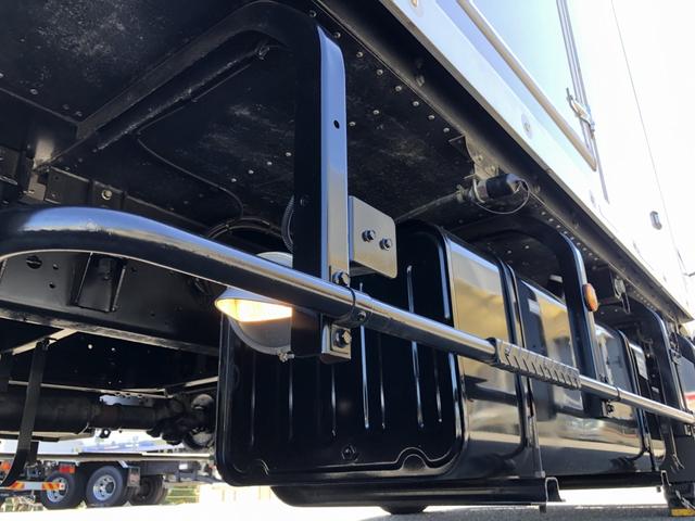 デュトロ 　移動電源車　明電舎イソノボデー製　三相３線　低電圧　２００ｋＶＡ　５５０Ａ　コマツ製ディーゼル発電機　ワイド　ロング　アドブルー不要（43枚目）