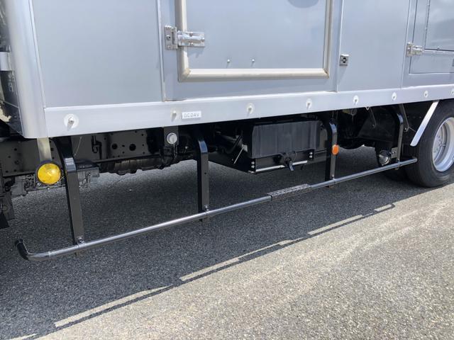 デュトロ 　移動電源車　明電舎イソノボデー製　三相３線　低電圧　２００ｋＶＡ　５５０Ａ　コマツ製ディーゼル発電機　ワイド　ロング　アドブルー不要（45枚目）