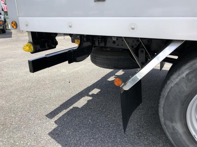 デュトロ 　移動電源車　明電舎イソノボデー製　三相３線　低電圧　２００ｋＶＡ　５５０Ａ　コマツ製ディーゼル発電機　ワイド　ロング　アドブルー不要（46枚目）