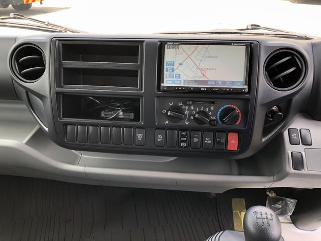 デュトロ 　移動電源車　明電舎イソノボデー製　三相３線　低電圧　２００ｋＶＡ　５５０Ａ　コマツ製ディーゼル発電機　ワイド　ロング　アドブルー不要（58枚目）