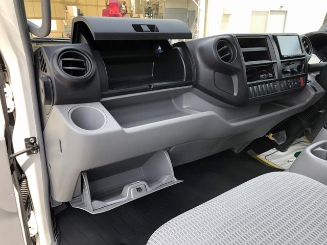 デュトロ 　移動電源車　明電舎イソノボデー製　三相３線　低電圧　２００ｋＶＡ　５５０Ａ　コマツ製ディーゼル発電機　ワイド　ロング　アドブルー不要（63枚目）