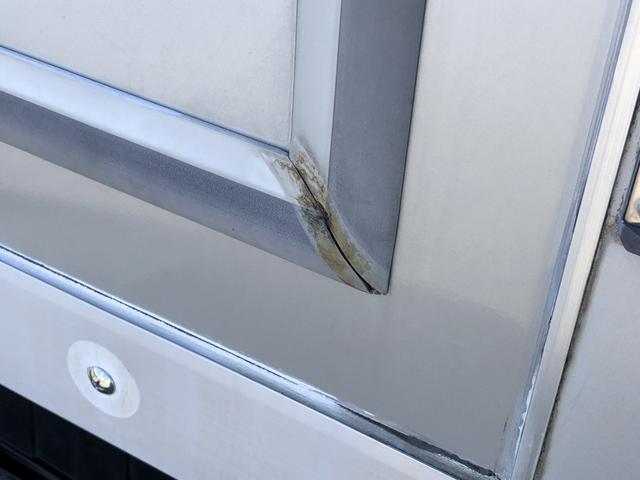 デュトロ 　移動電源車　明電舎イソノボデー製　三相３線　低電圧　２００ｋＶＡ　５５０Ａ　コマツ製ディーゼル発電機　ワイド　ロング　アドブルー不要（74枚目）