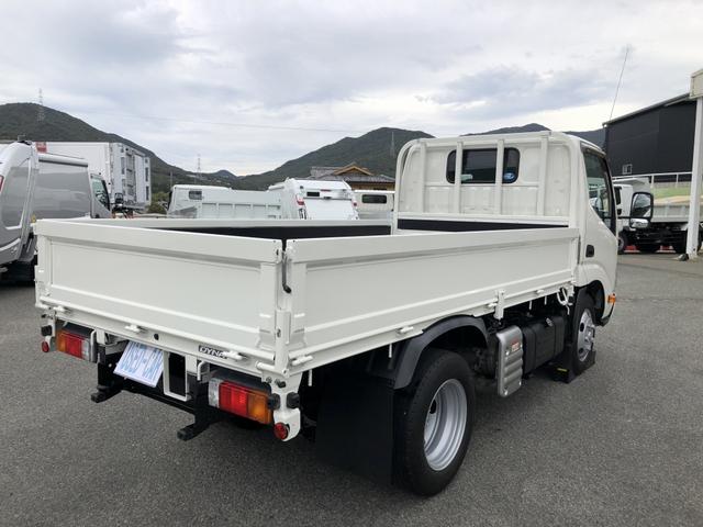 ダイナトラック 　平ボディ　３トン積載　４ナンバー　３．１ｍボディ　標準幅　１０尺　高床　木製あおり３方開　床板張り　アドブルー不要　６速ＭＴ（4枚目）