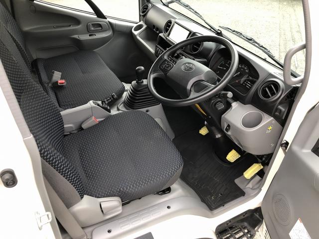 ダイナトラック 　平ボディ　３トン積載　４ナンバー　３．１ｍボディ　標準幅　１０尺　高床　木製あおり３方開　床板張り　アドブルー不要　６速ＭＴ（9枚目）