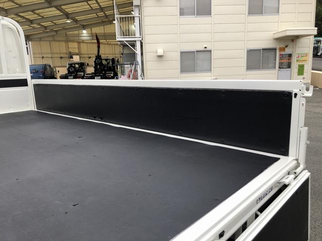 ダイナトラック 　平ボディ　３トン積載　４ナンバー　３．１ｍボディ　標準幅　１０尺　高床　木製あおり３方開　床板張り　アドブルー不要　６速ＭＴ（20枚目）